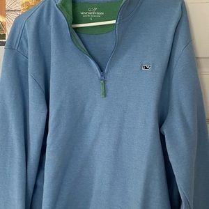 Vineyard vines men’s quarter zip sweatshirt. Large